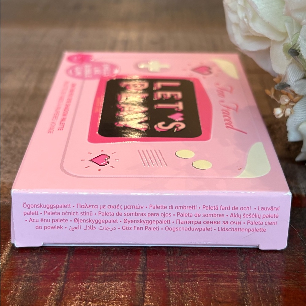 NEW Too Faced LET’S PLAY Mini On-The-Fly EYE SHADOW PALETTE Gamer Girl! - Picture 6 of 8